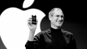 Steve Jobs with iphone